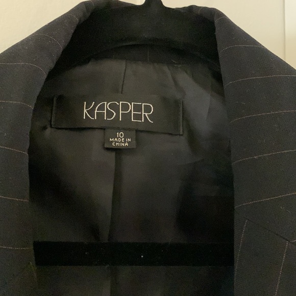 Pin stripe Kasper jacket size 10 - Picture 3 of 4
